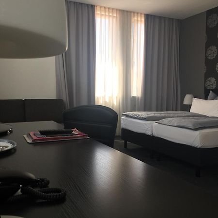 Hotel Schempp Бобинген Экстерьер фото
