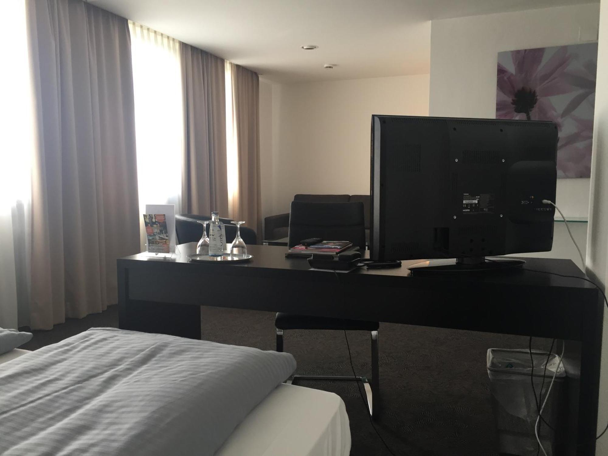 Hotel Schempp Бобинген Экстерьер фото
